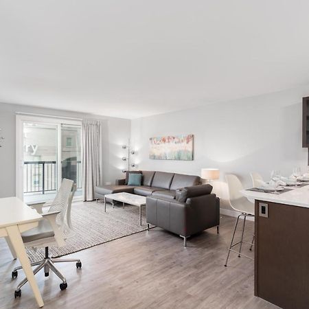 Fort Garry Place Furnished Suites Уинипег Екстериор снимка