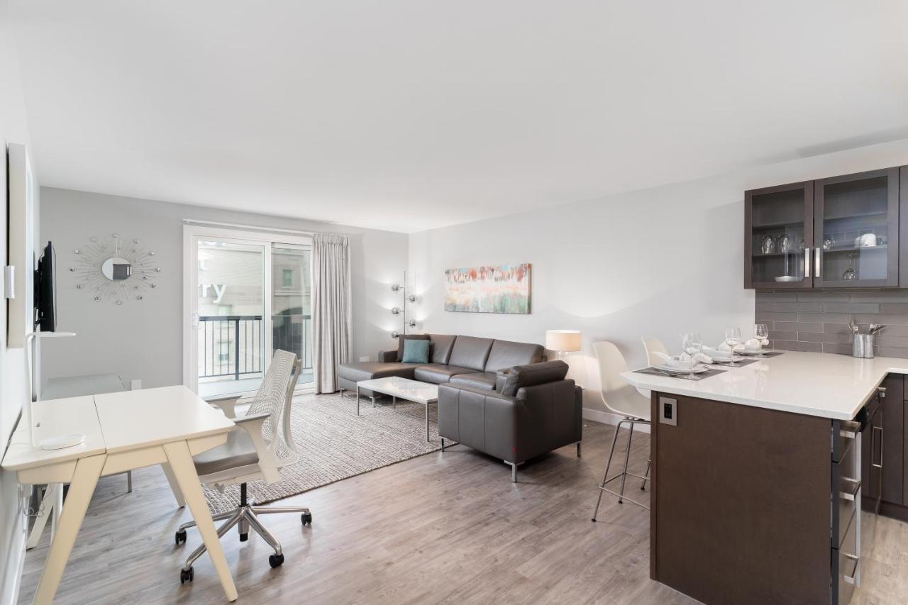 Fort Garry Place Furnished Suites Уинипег Екстериор снимка