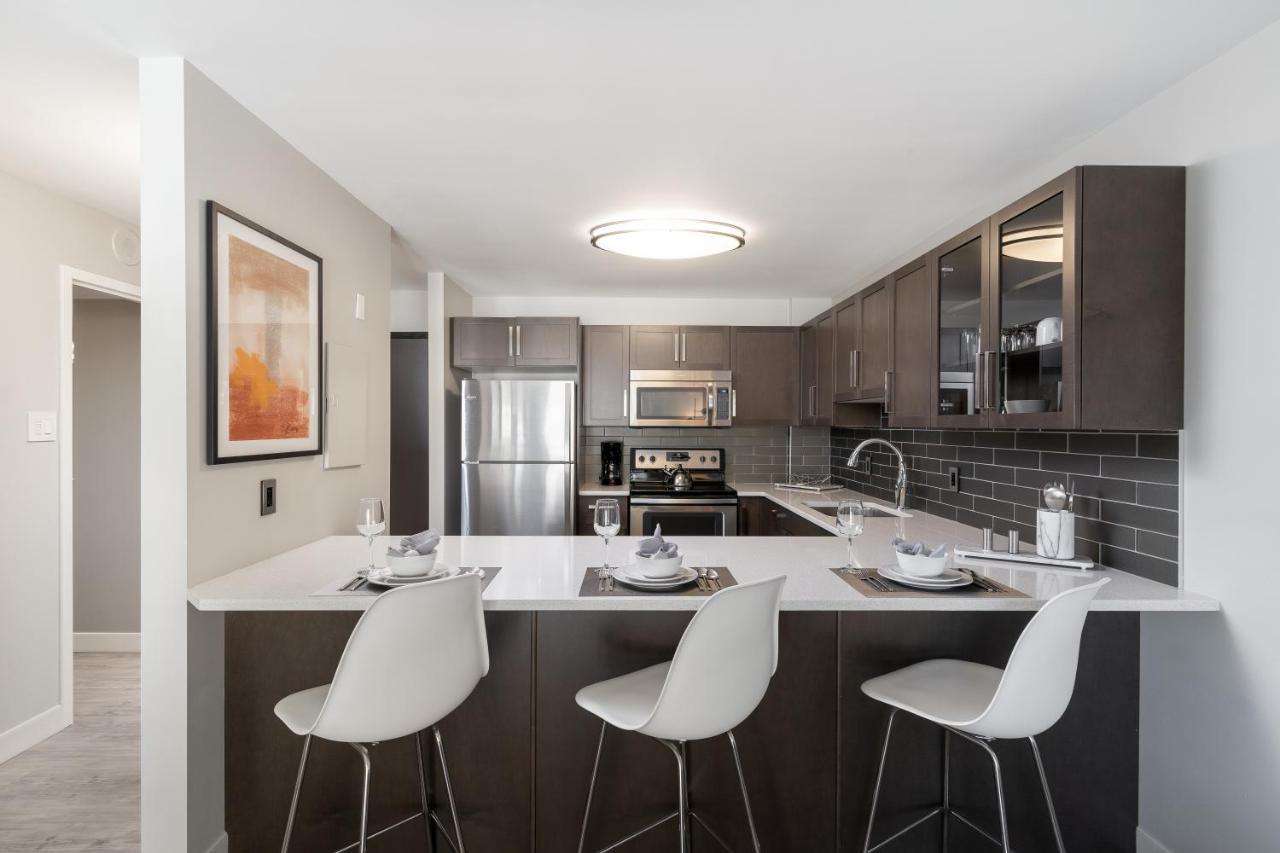 Fort Garry Place Furnished Suites Уинипег Екстериор снимка