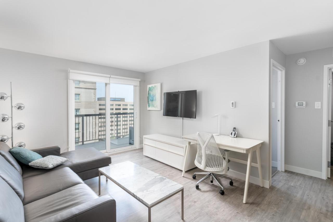 Fort Garry Place Furnished Suites Уинипег Екстериор снимка