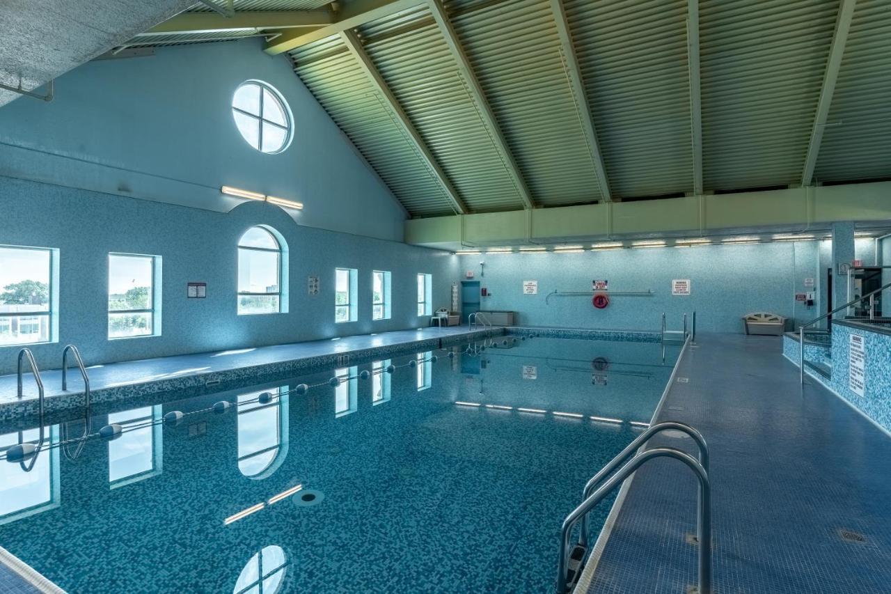 Fort Garry Place Furnished Suites Уинипег Екстериор снимка