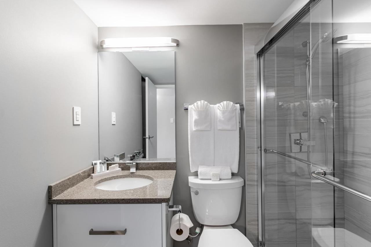 Fort Garry Place Furnished Suites Уинипег Екстериор снимка