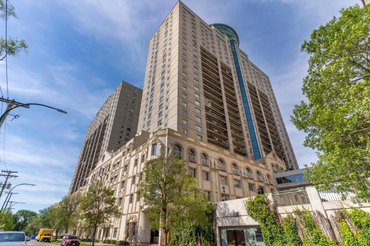 Fort Garry Place Furnished Suites Уинипег Екстериор снимка